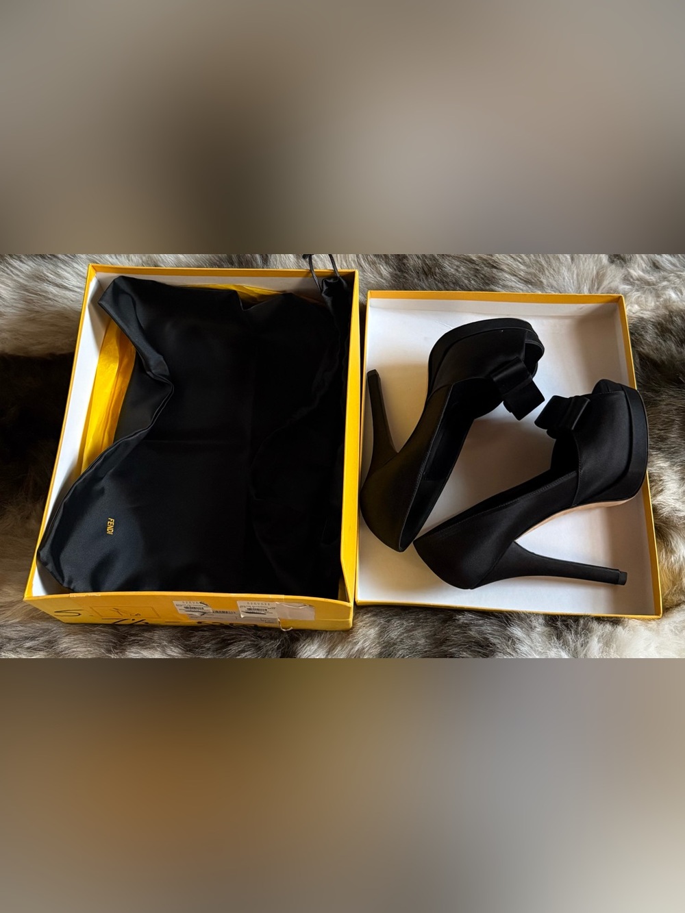 Fendi Satin Bow Accents Sandals